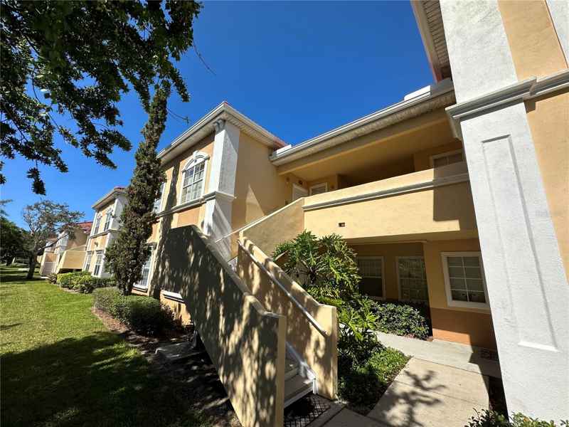1010 VILLAGIO CIR #207