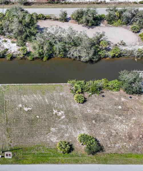 3323 DESOTO DR